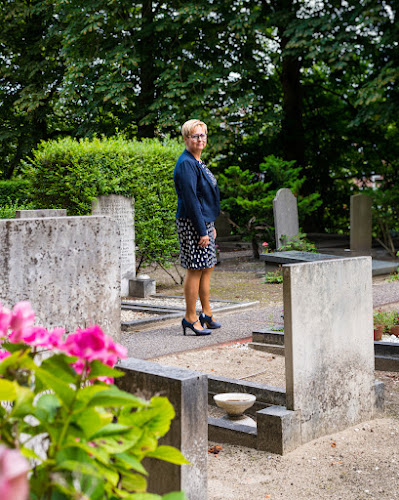 Angelika Verboom voor een uitvaart van (n)u in Ter Aar