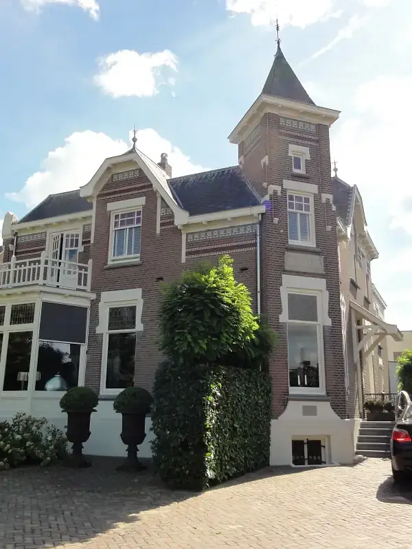 Beneden-Leeuwen