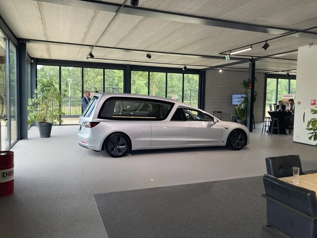 Foto van Derks Uitvaartmobiliteit (The Hearse & Limo