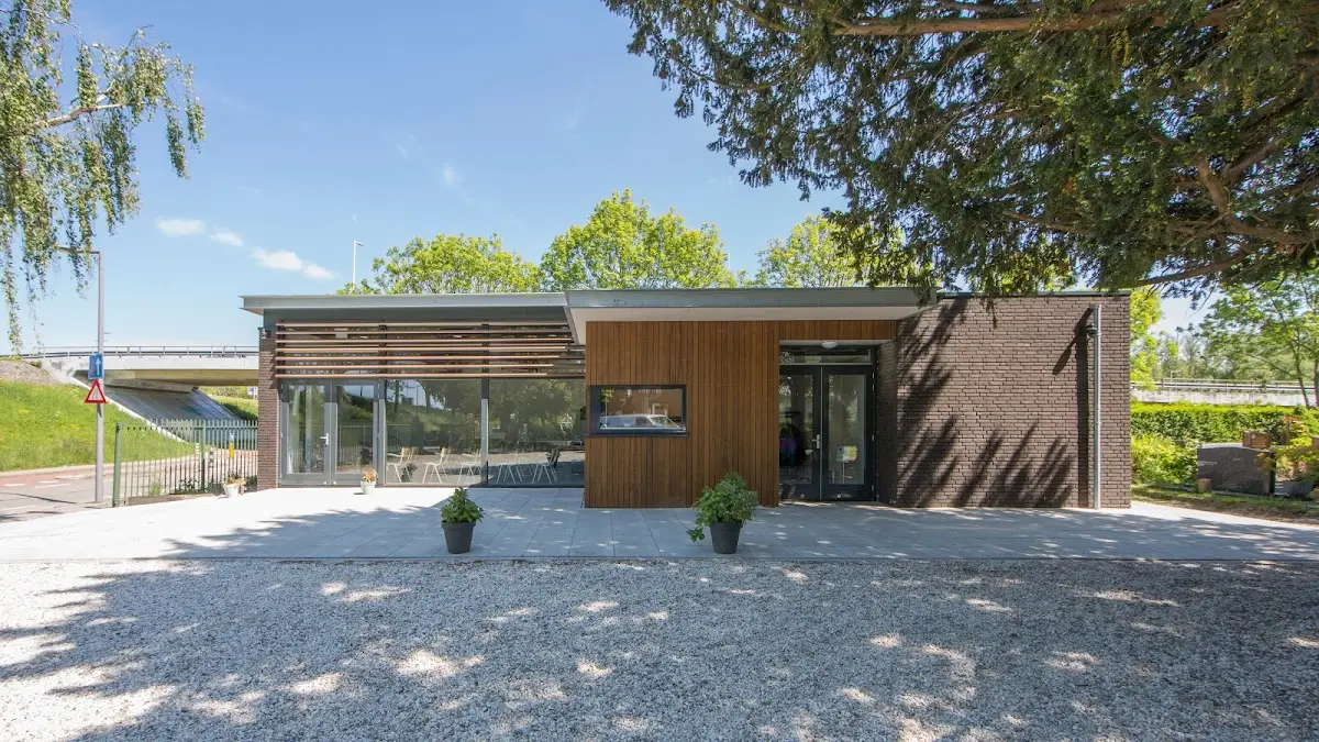 Uitvaartcentrum en Begraafplaats IJsselmonde in Rotterdam