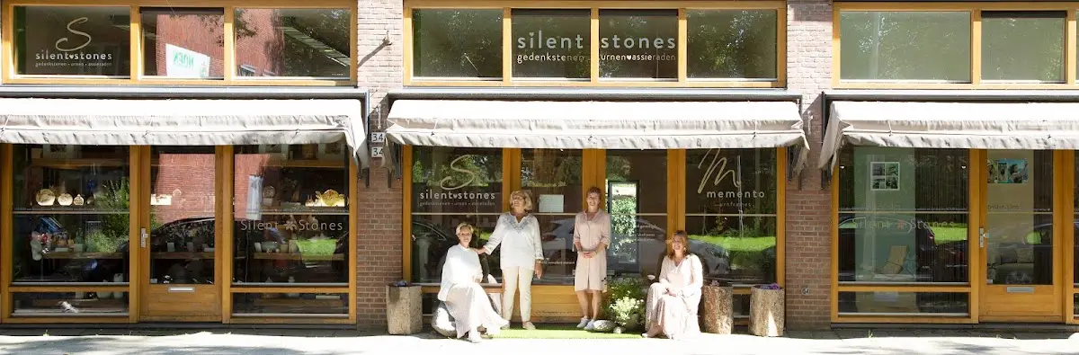 Foto van Silent-Stones - Gedenkstenen - Urnen