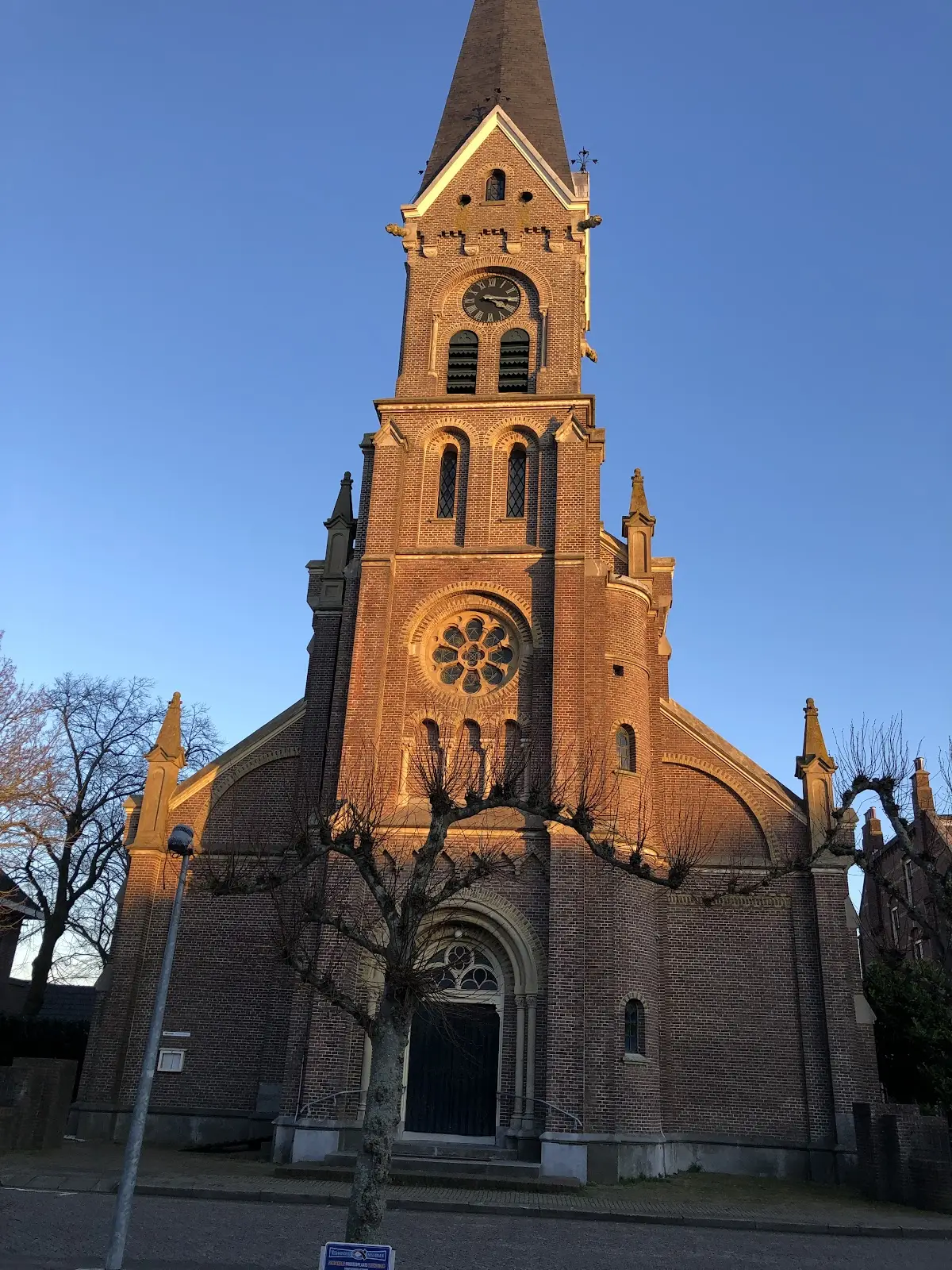 Hh. Ursula en Gezellinnenkerk in Warmenhuizen