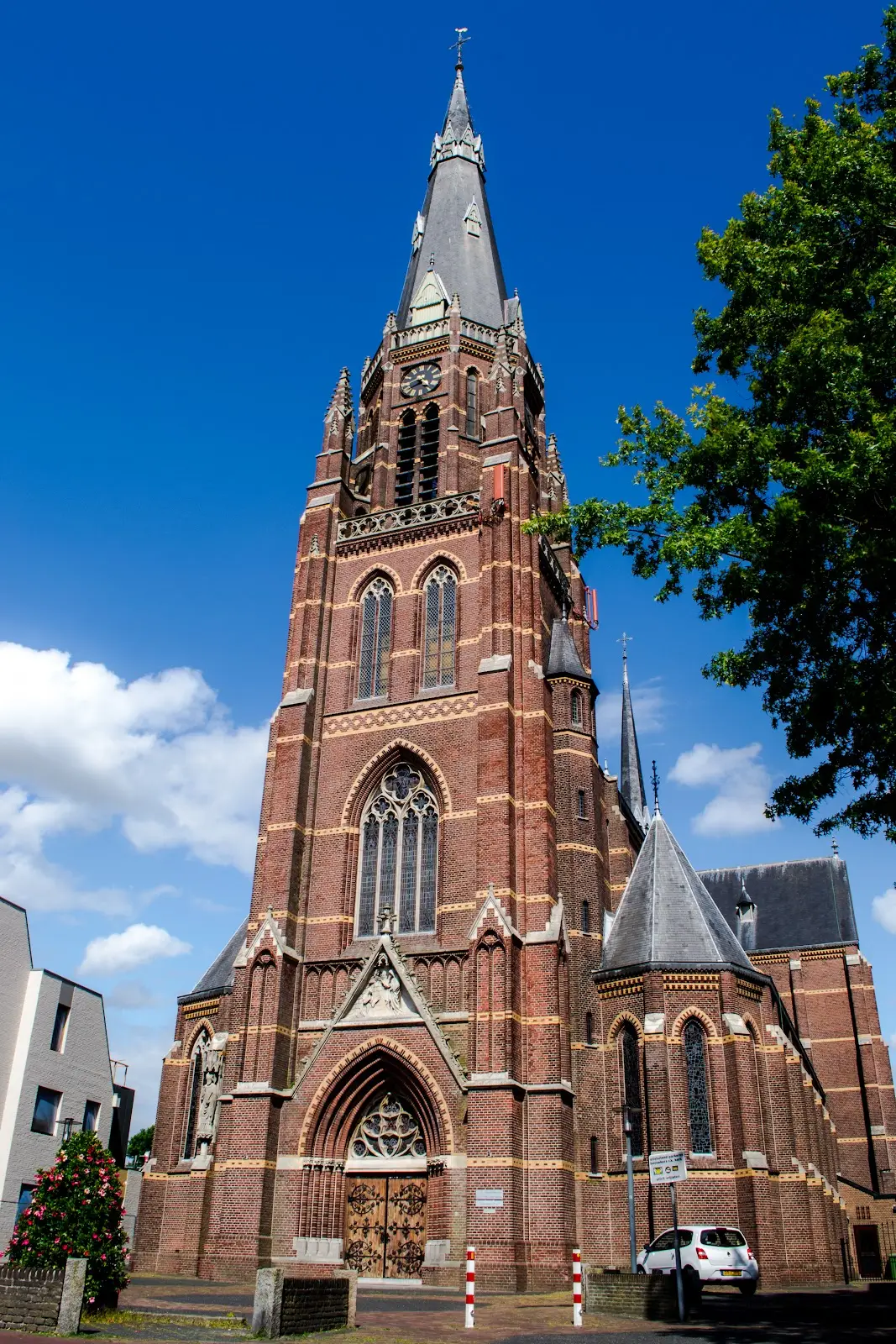 Maria Magdalenakerk parkeren in Rijen