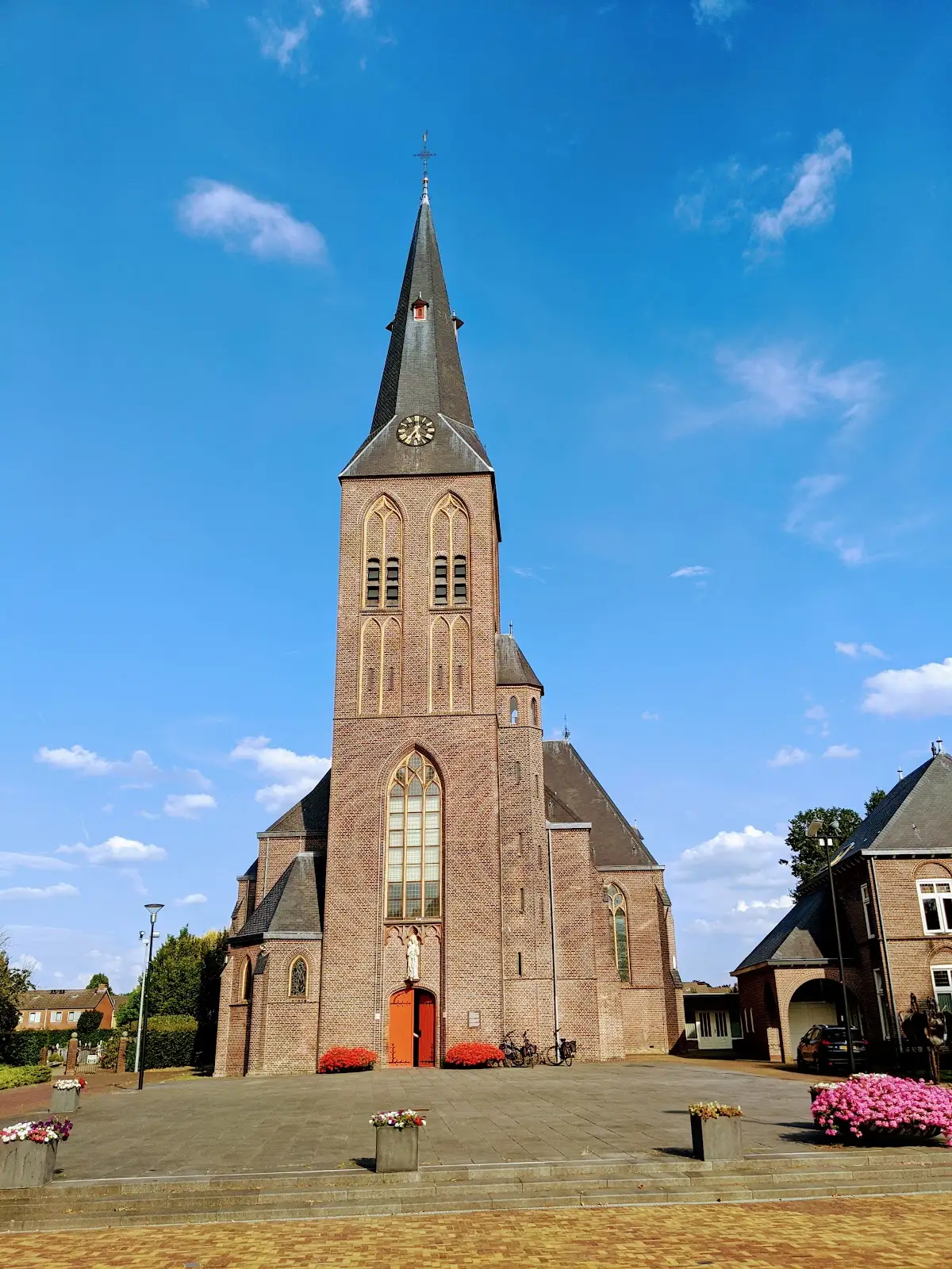 Foto van Sint Plechelmus kerk
